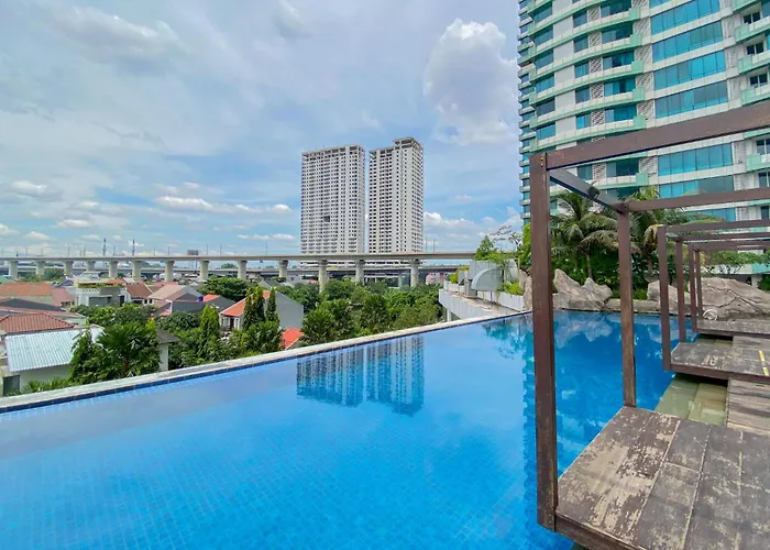 New And Cozy Living Stay 2Br Apartment At Grand Kamala Lagoon By Travelio