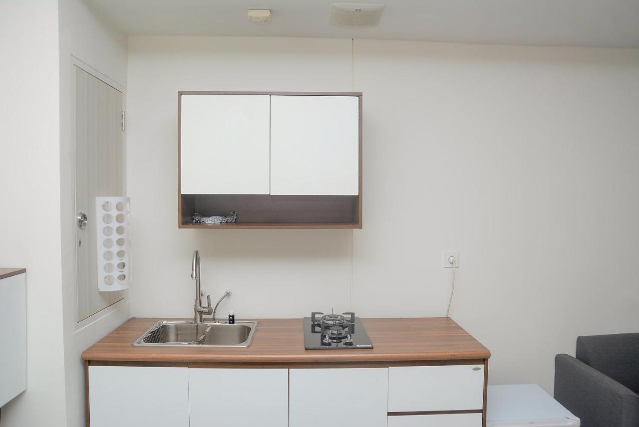 Apartemen New And Cozy Living 2br At Grand Kamala Lagoon By Travelio Bekasi