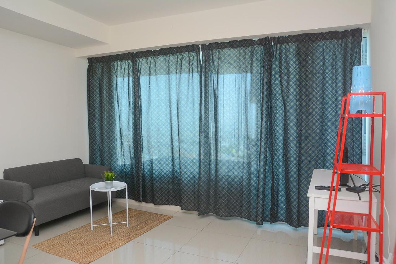 New And Cozy Living 2br At Grand Kamala Lagoon By Travelio Bekasi