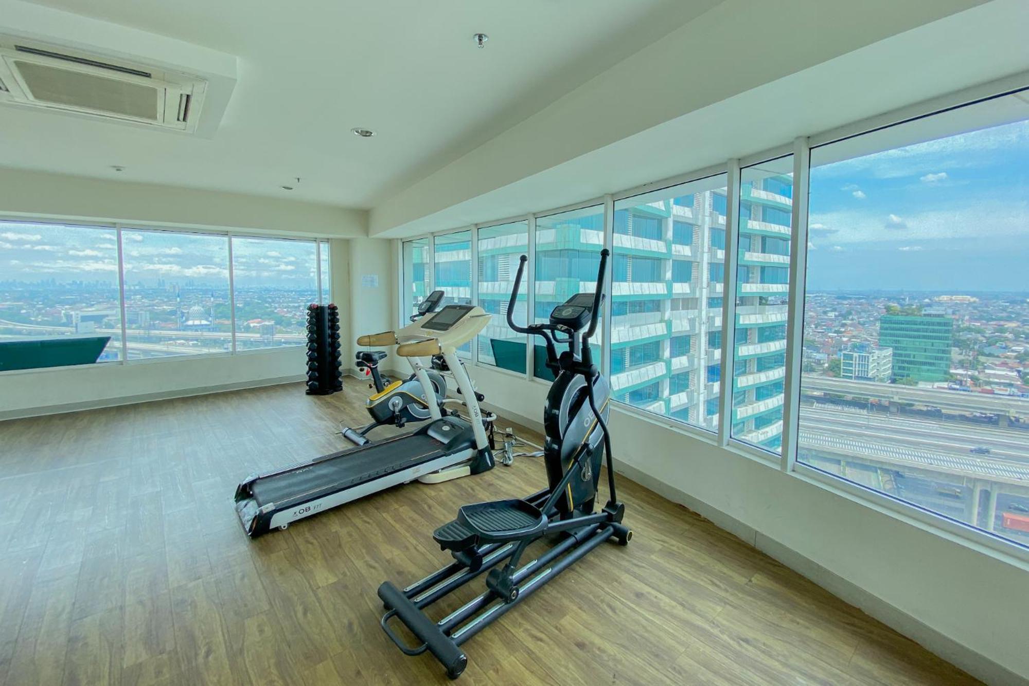 New And Cozy Living 2br At Grand Kamala Lagoon By Travelio Apartemen *