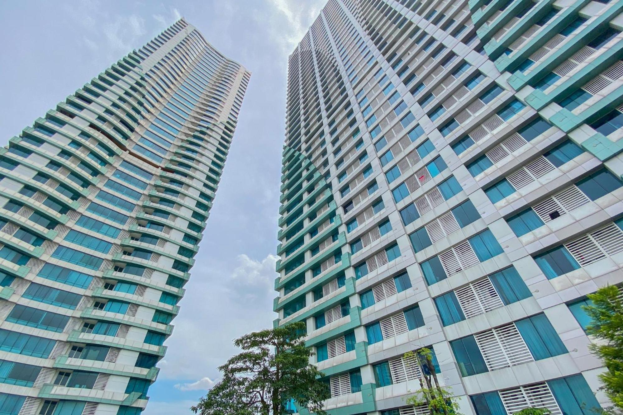 Apartemen New And Cozy Living 2br At Grand Kamala Lagoon By Travelio Bekasi